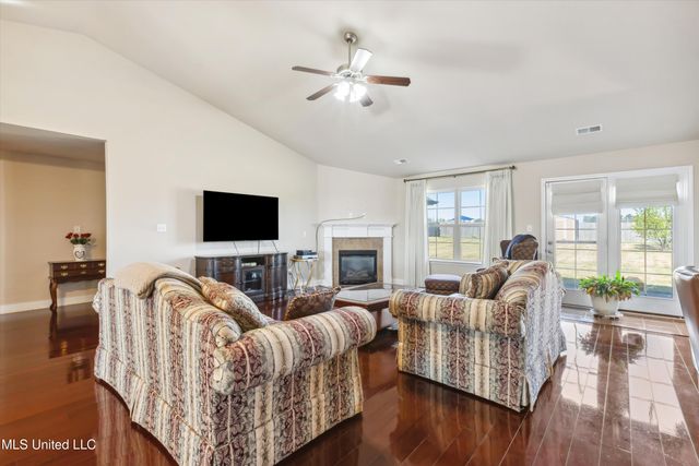 7637 Wisteria Drive, Olive Branch, MS 38654