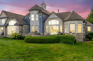 1704 Edison Shores Lane, Port Huron, MI 48060