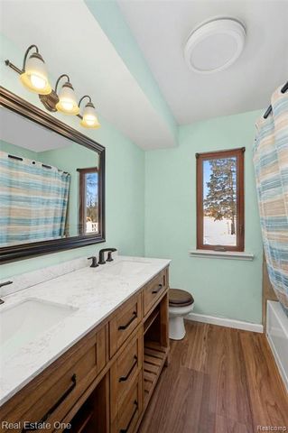 11422 Skyline Drive, Fenton, MI 48430