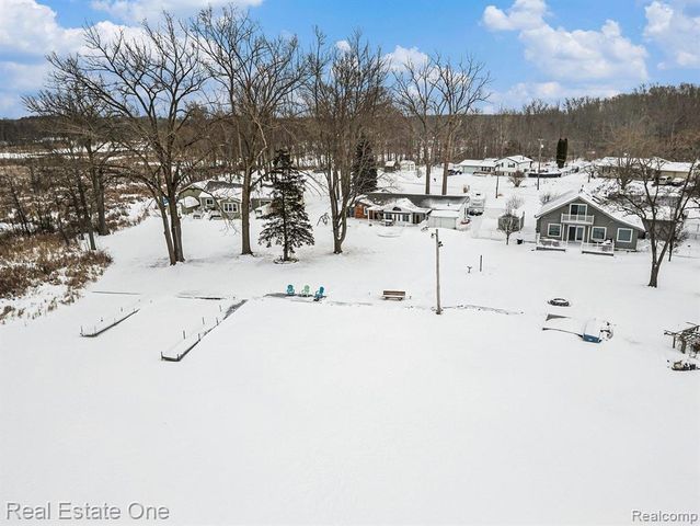 11422 Skyline Drive, Fenton, MI 48430