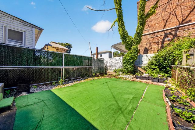 7008 165th Street, Fresh Meadows, NY 11365
