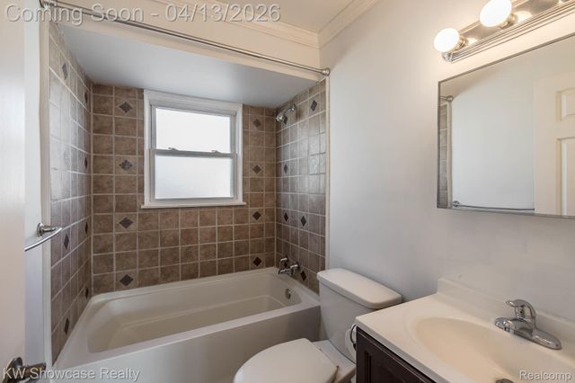 22705 RAYMOND Street, St. Clair Shores, MI 48082