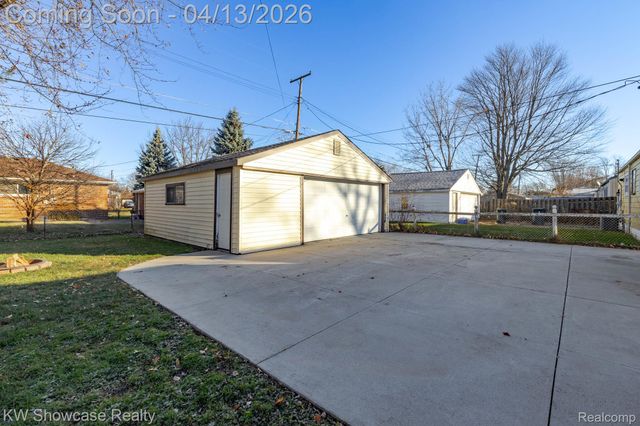 22705 RAYMOND Street, St. Clair Shores, MI 48082