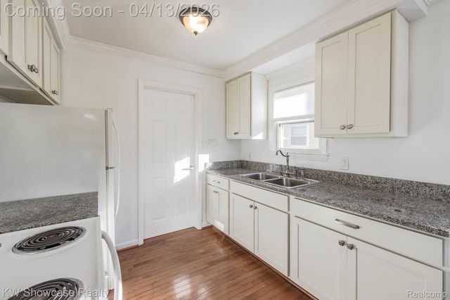 22705 RAYMOND Street, St. Clair Shores, MI 48082