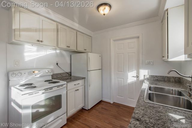 22705 RAYMOND Street, St. Clair Shores, MI 48082