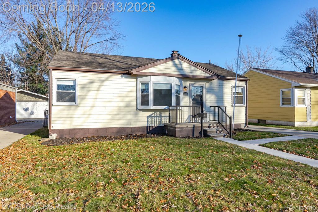 22705 RAYMOND Street, St. Clair Shores, MI 48082