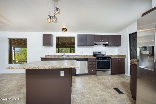 14029 E Race Horse Place, Vail, AZ 85641