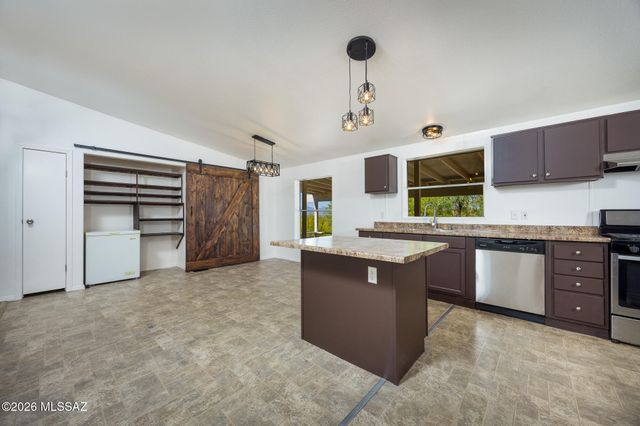 14029 E Race Horse Place, Vail, AZ 85641