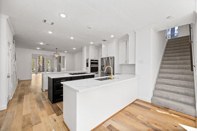 32 Mellow Leaf Court, The Woodlands, TX 77381