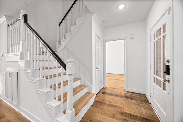 32 Mellow Leaf Court, The Woodlands, TX 77381