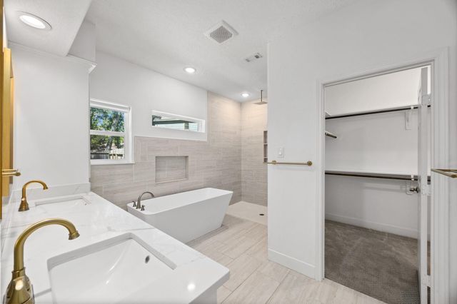 32 Mellow Leaf Court, The Woodlands, TX 77381