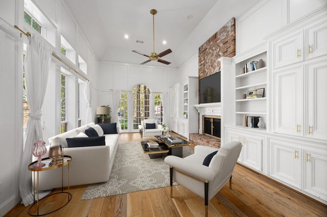 32 Mellow Leaf Court, The Woodlands, TX 77381