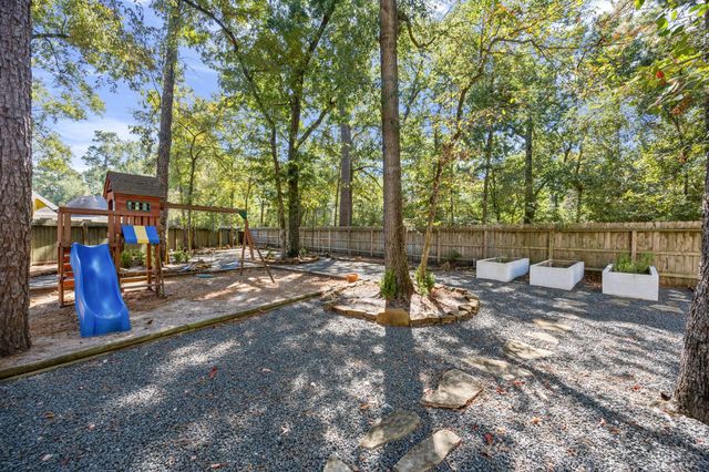 32 Mellow Leaf Court, The Woodlands, TX 77381