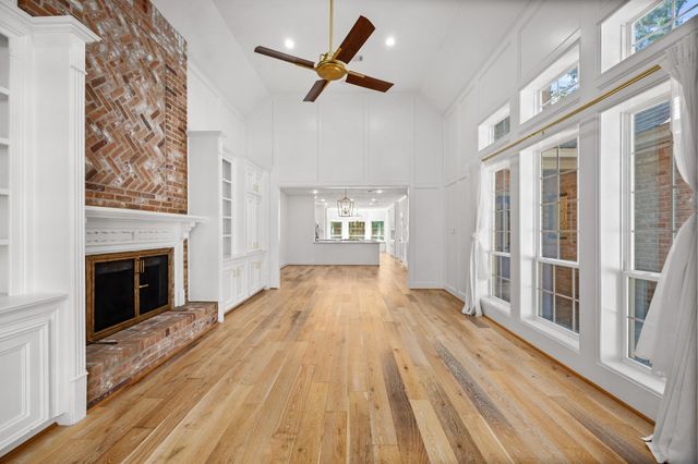 32 Mellow Leaf Court, The Woodlands, TX 77381