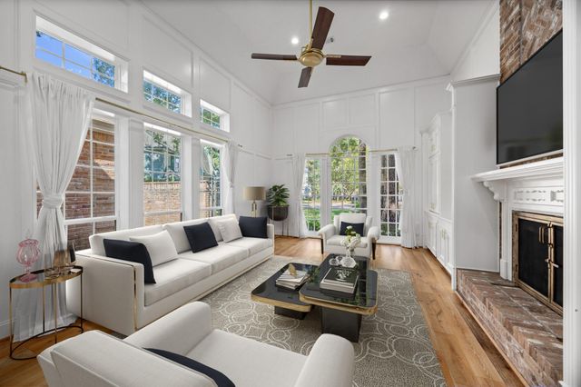 32 Mellow Leaf Court, The Woodlands, TX 77381