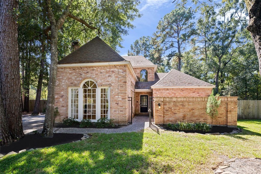 32 Mellow Leaf Court, The Woodlands, TX 77381