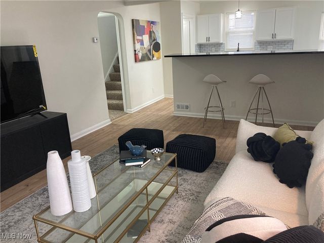 6907 Forest Avenue, Parma, OH 44129