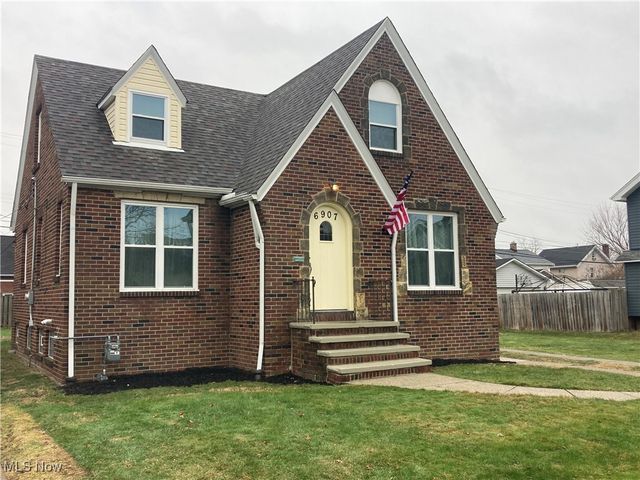 6907 Forest Avenue, Parma, OH 44129