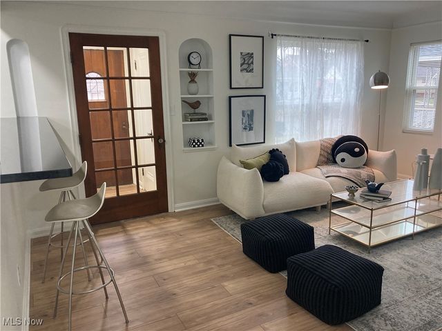 6907 Forest Avenue, Parma, OH 44129