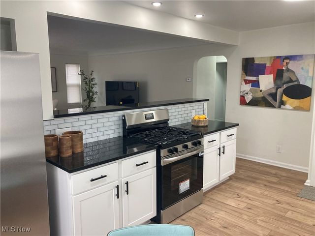 6907 Forest Avenue, Parma, OH 44129