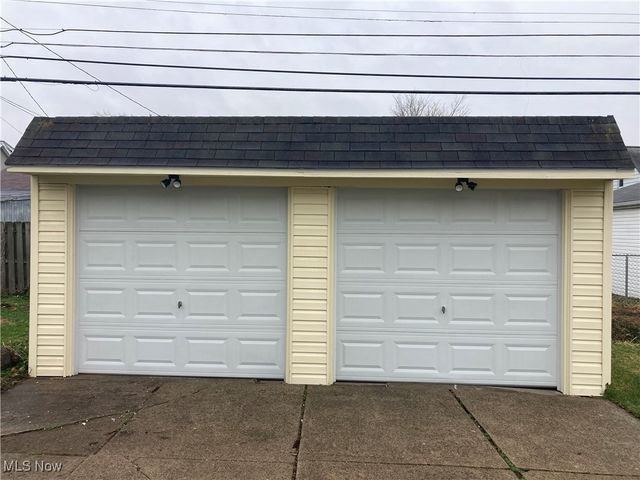 6907 Forest Avenue, Parma, OH 44129