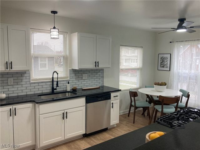 6907 Forest Avenue, Parma, OH 44129