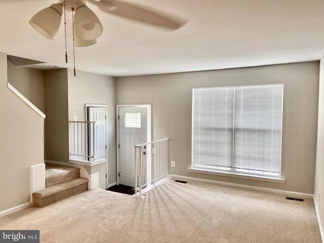 312 STALLION SQ NE, Leesburg, VA 20176
