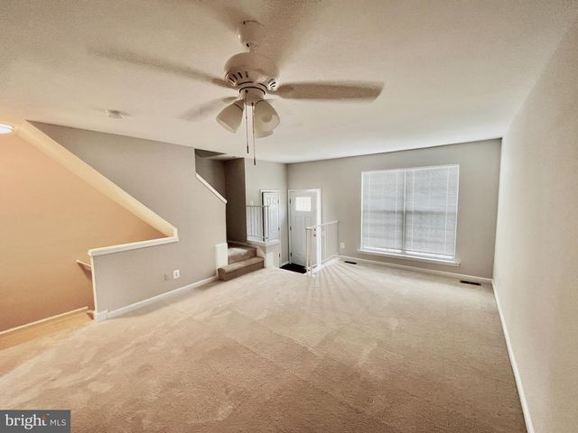 312 STALLION SQ NE, Leesburg, VA 20176