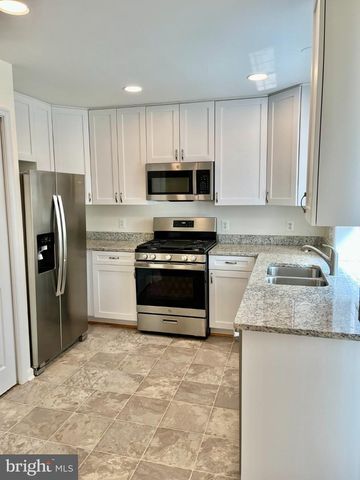 312 STALLION SQ NE, Leesburg, VA 20176