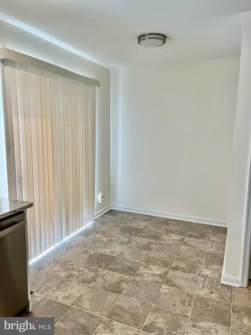 312 STALLION SQ NE, Leesburg, VA 20176