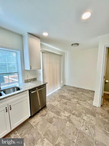 312 STALLION SQ NE, Leesburg, VA 20176