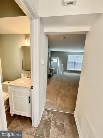 312 STALLION SQ NE, Leesburg, VA 20176