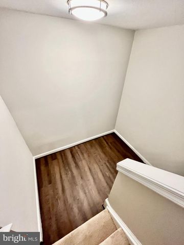 312 STALLION SQ NE, Leesburg, VA 20176