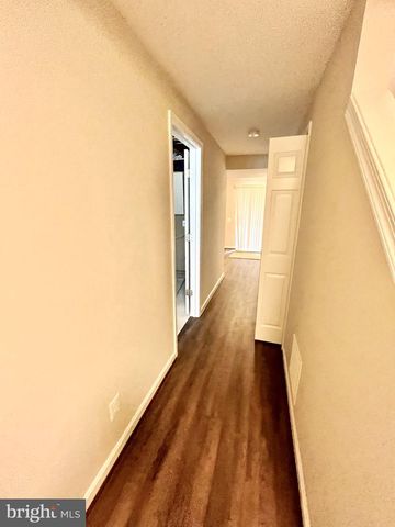 312 STALLION SQ NE, Leesburg, VA 20176