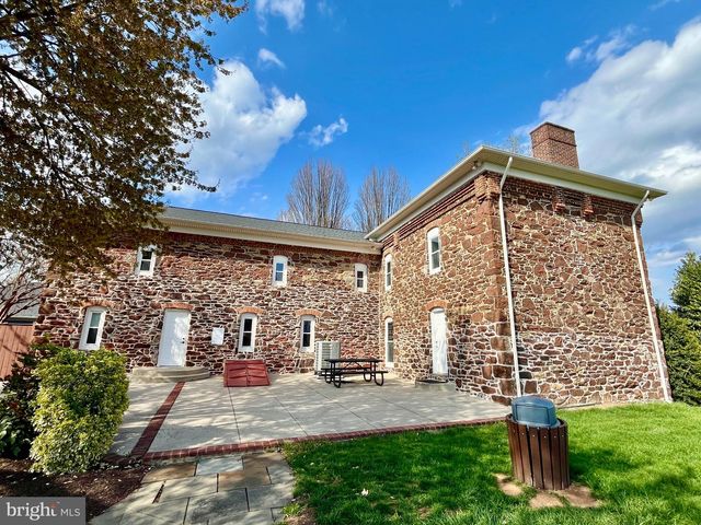 312 STALLION SQ NE, Leesburg, VA 20176
