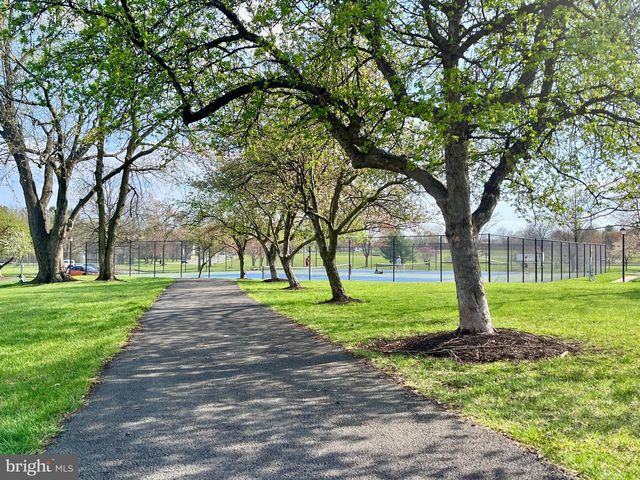 312 STALLION SQ NE, Leesburg, VA 20176