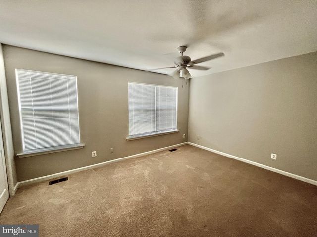 312 STALLION SQ NE, Leesburg, VA 20176