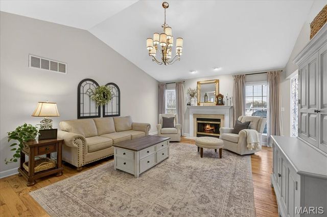 1158 White Pine Circle, Columbia, IL 62236