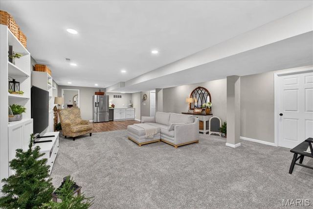 1158 White Pine Circle, Columbia, IL 62236