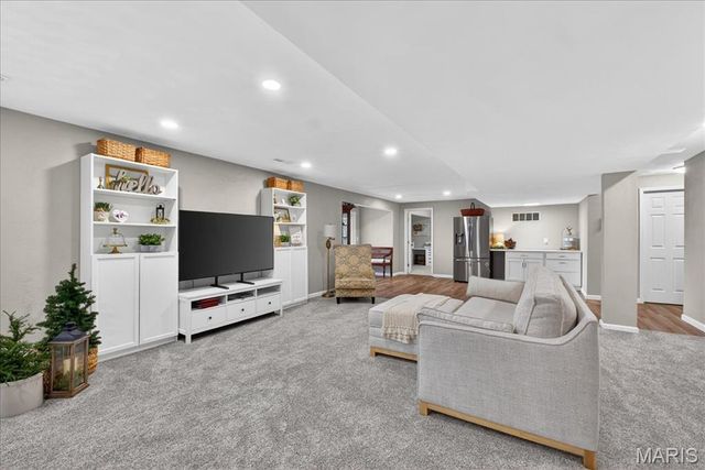 1158 White Pine Circle, Columbia, IL 62236