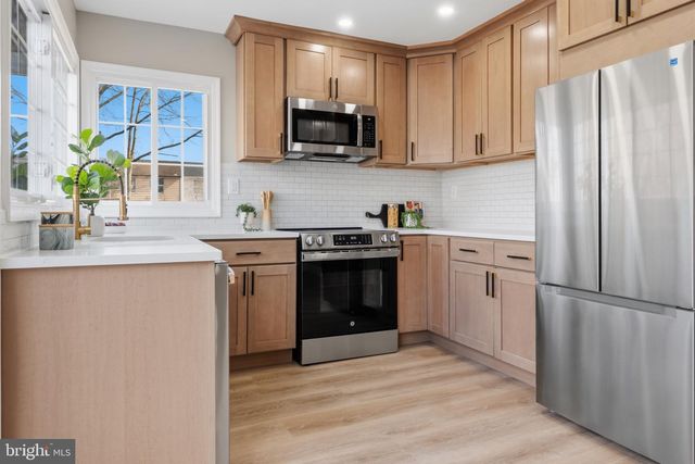 35 EASTMONT LN, Sicklerville, NJ 08081