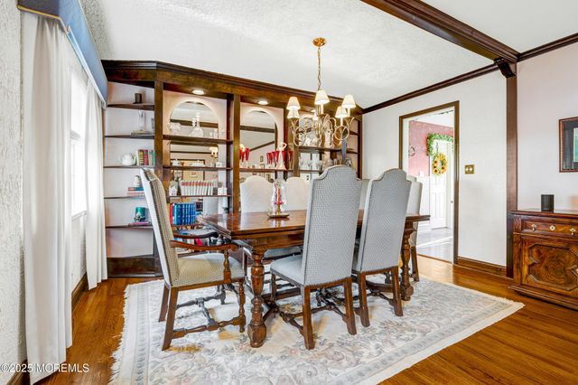 21 Meadowbrook Drive, Howell, NJ 07731