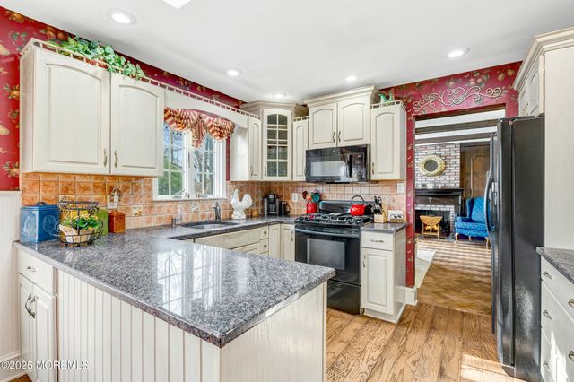 21 Meadowbrook Drive, Howell, NJ 07731