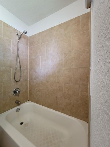 11007 Tamworth Drive, Houston, TX 77016