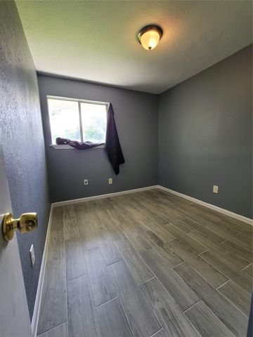 11007 Tamworth Drive, Houston, TX 77016