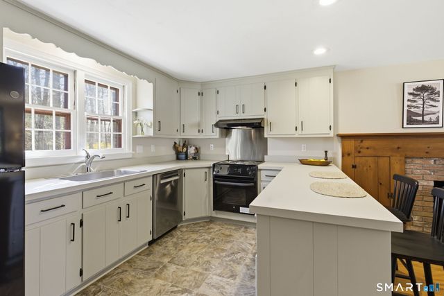 42 Timber Trail, Manchester, CT 06040