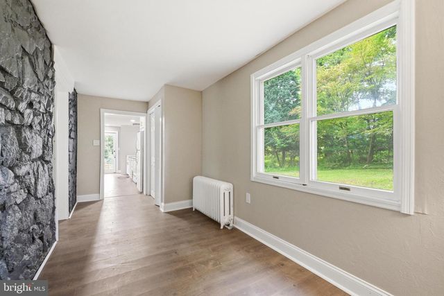 4066 HOLLOW RD, Malvern, PA 19355