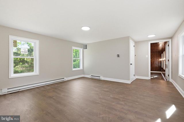 4066 HOLLOW RD, Malvern, PA 19355