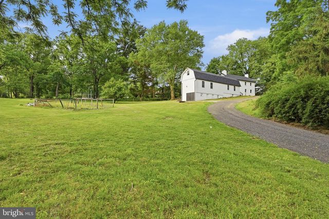 4066 HOLLOW RD, Malvern, PA 19355