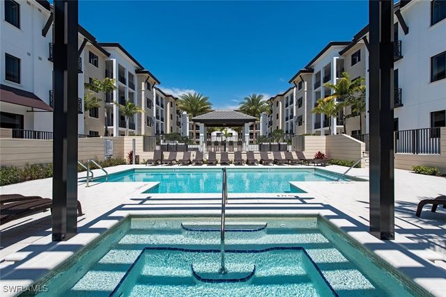 1030 3rD AVE S 504, Naples, FL 34102